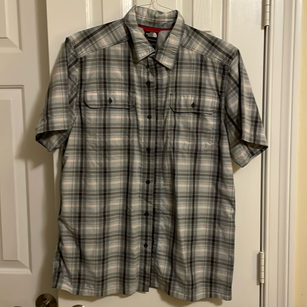North Face men’s short sleeve button down